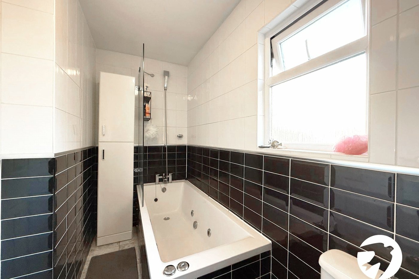 3 bedroom house for sale in London | Robinson Jackson