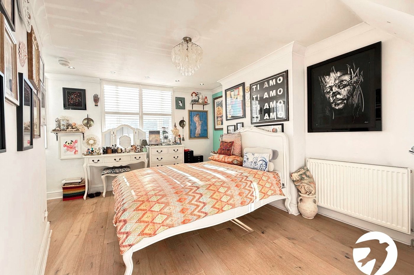 3 bedroom house for sale in London | Robinson Jackson