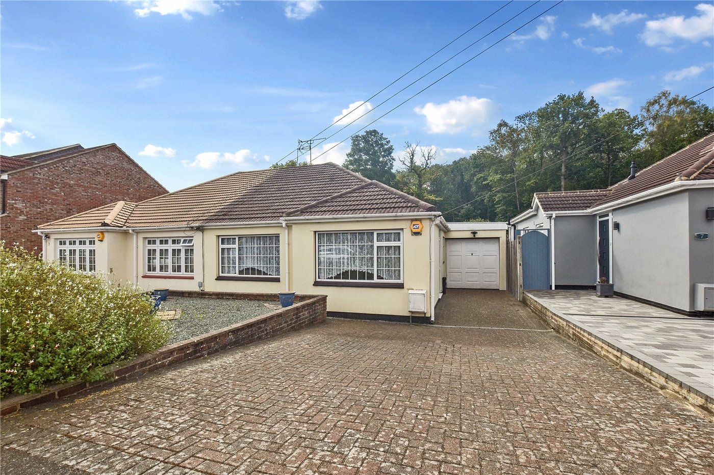 3 bedroom bungalow for sale in Dartford | Robinson Jackson