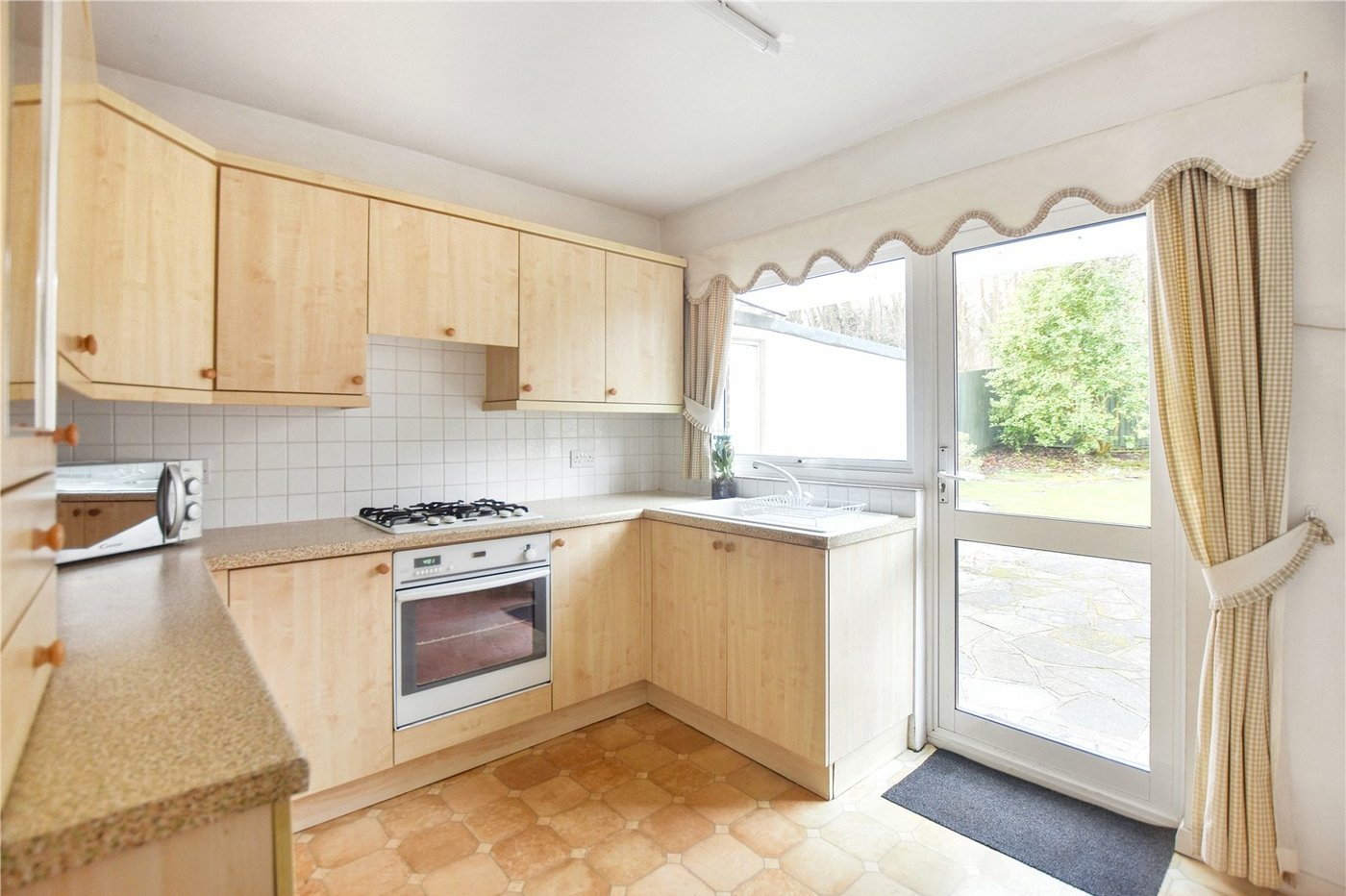 3 bedroom bungalow for sale in Dartford | Robinson Jackson