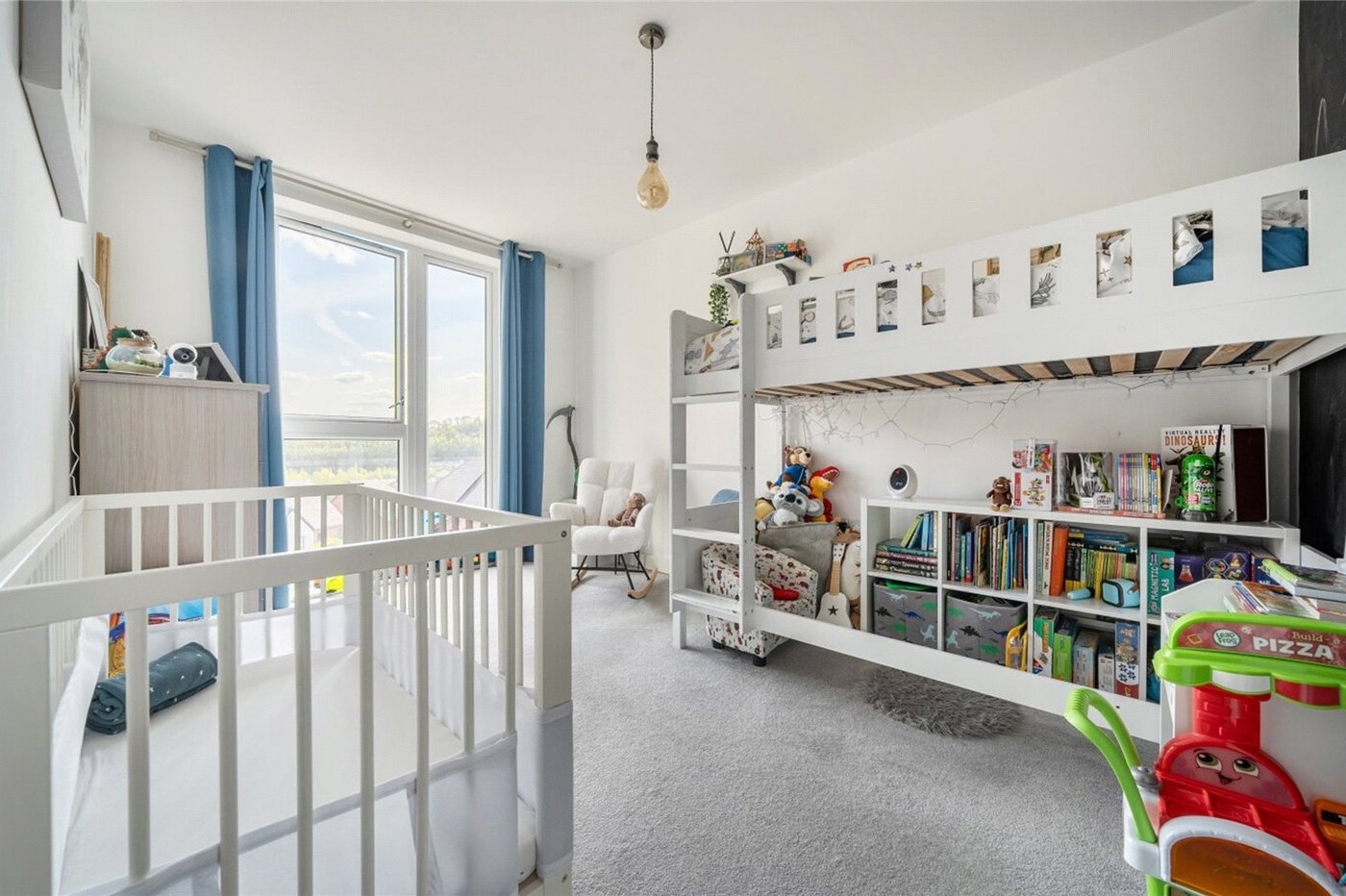 2 bedroom property for sale in Castle Hill | Robinson Jackson