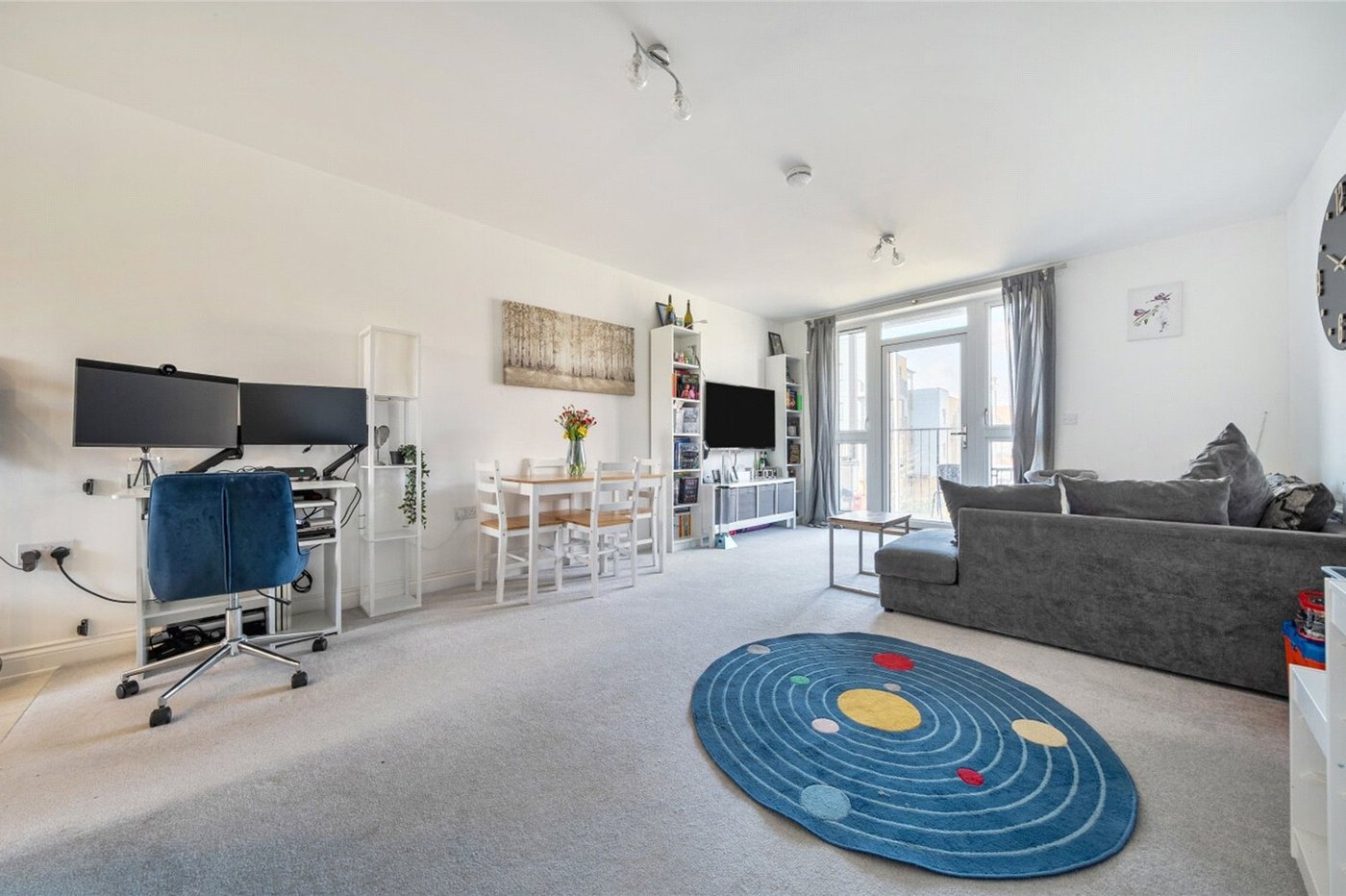 2 bedroom property for sale in Castle Hill | Robinson Jackson