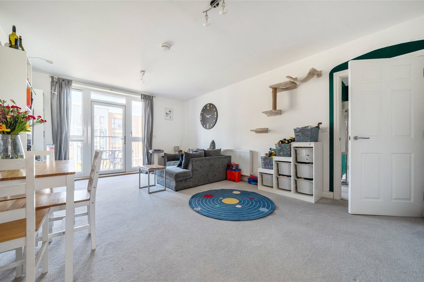 2 bedroom property for sale in Castle Hill | Robinson Jackson