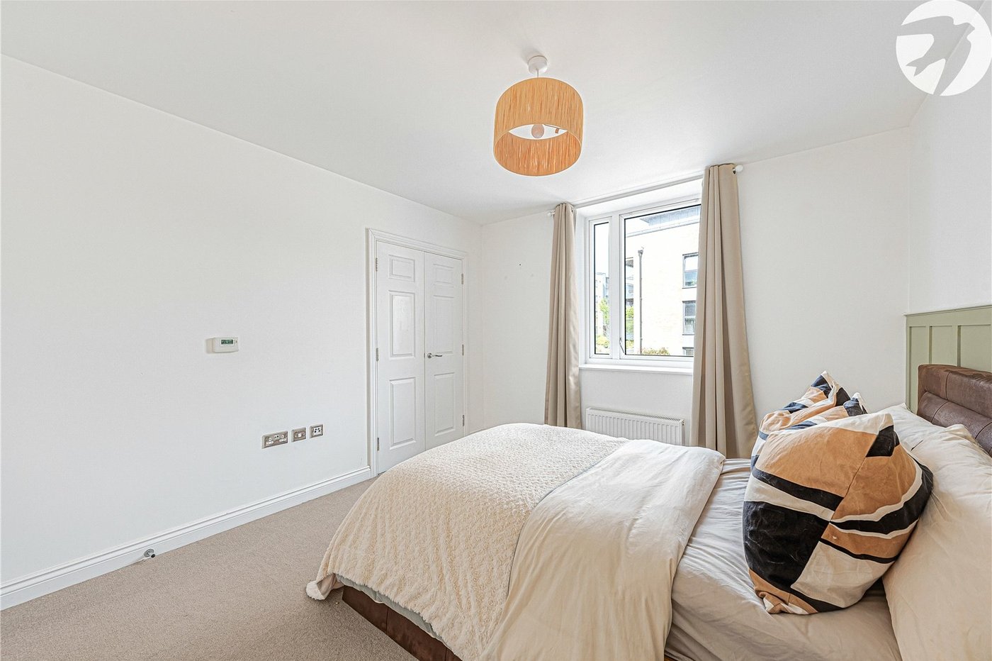 2 bedroom property for sale in Castle Hill | Robinson Jackson