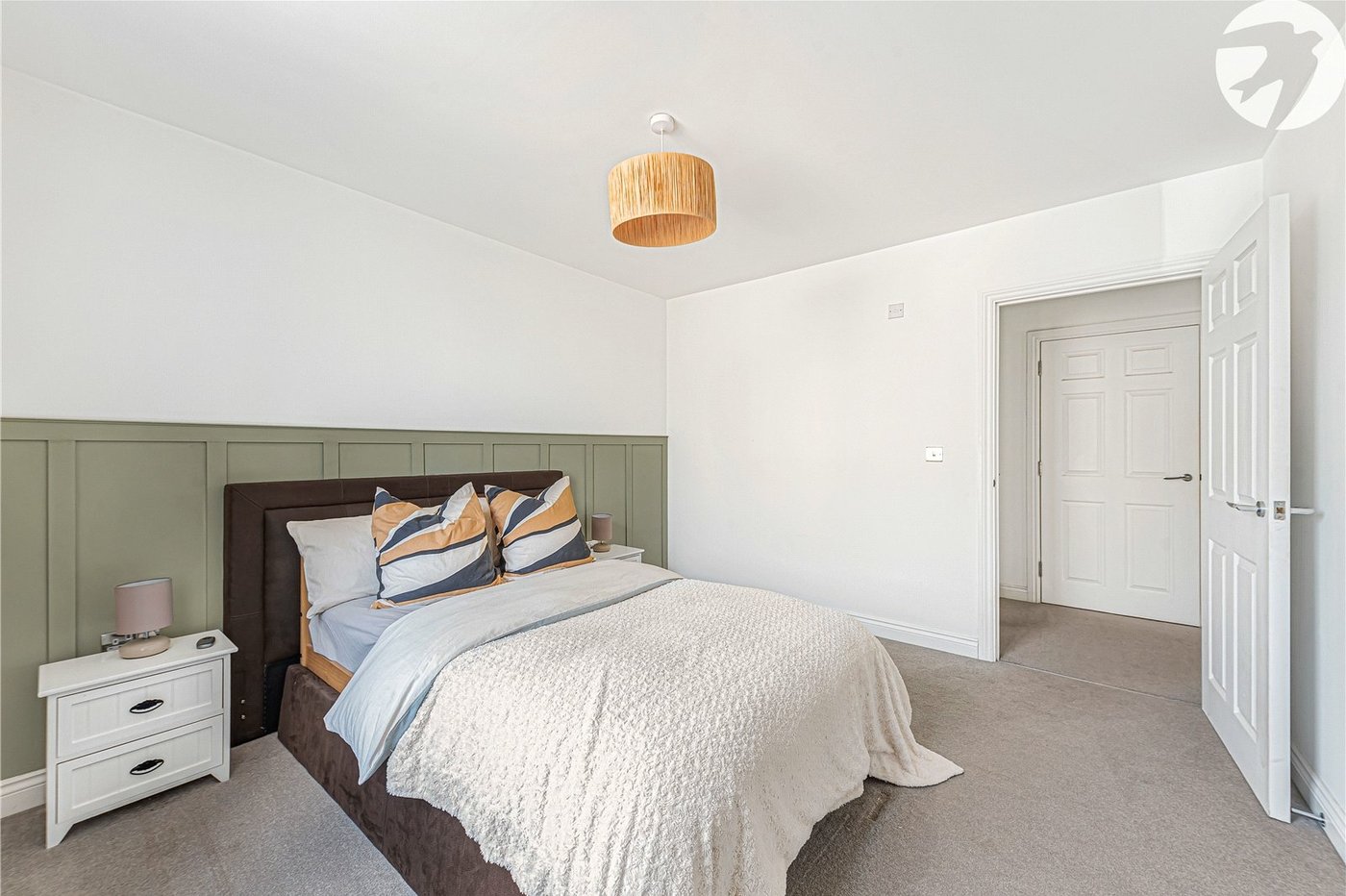 2 bedroom property for sale in Castle Hill | Robinson Jackson