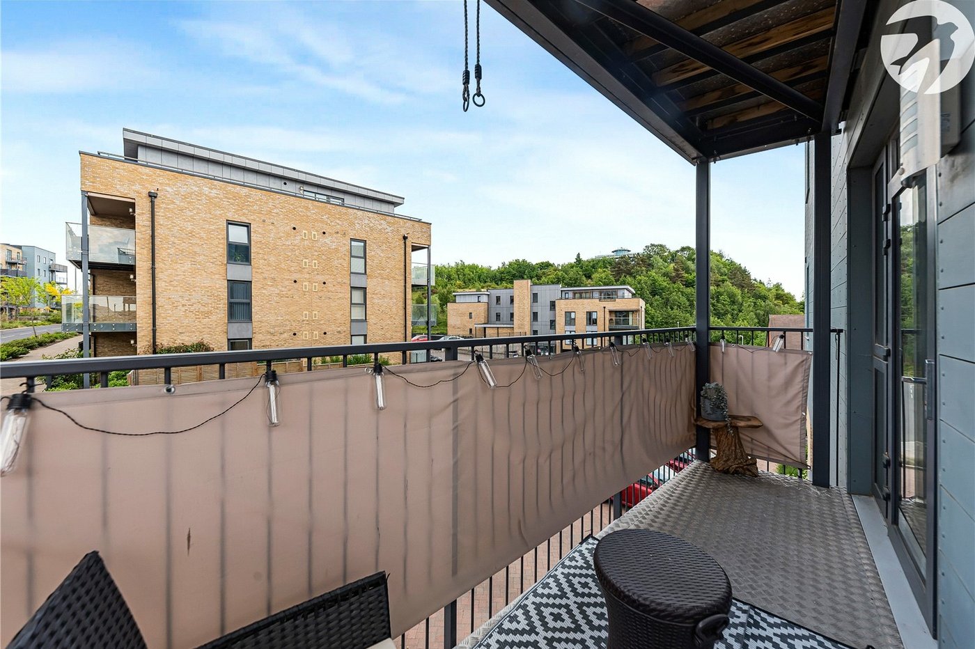 2 bedroom property for sale in Castle Hill | Robinson Jackson