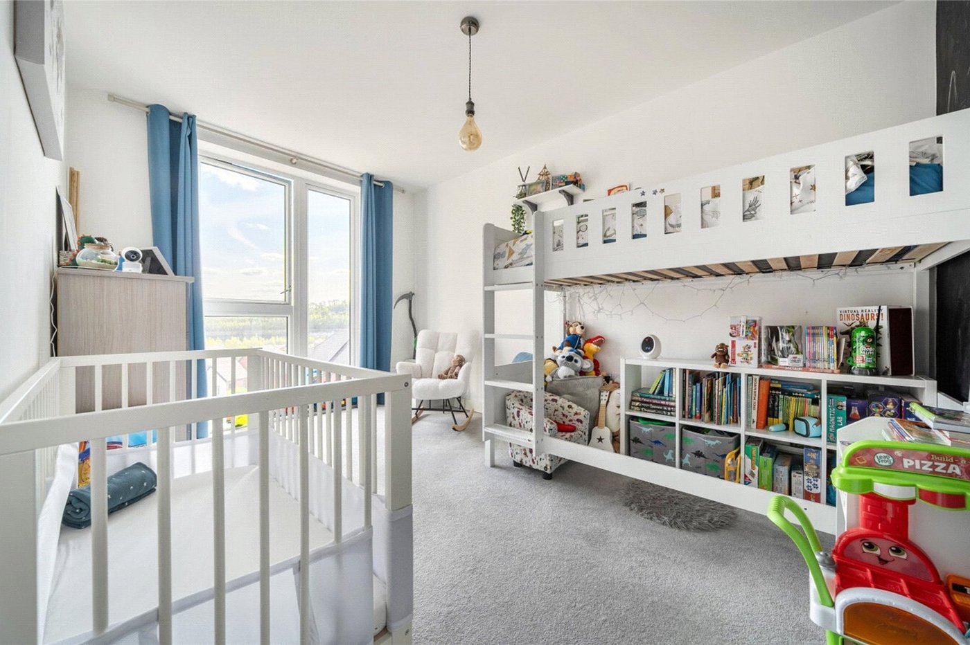 2 bedroom property for sale in Castle Hill | Robinson Jackson