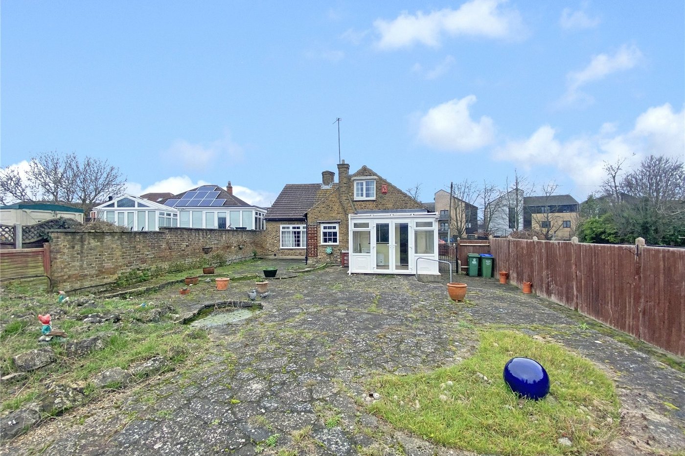 2 bedroom bungalow for sale in Sidcup | Robinson Jackson