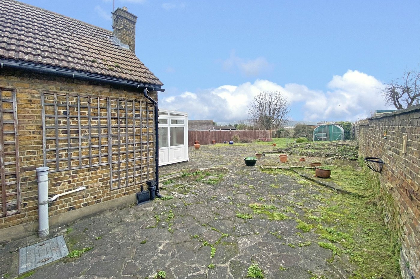 2 bedroom bungalow for sale in Sidcup | Robinson Jackson