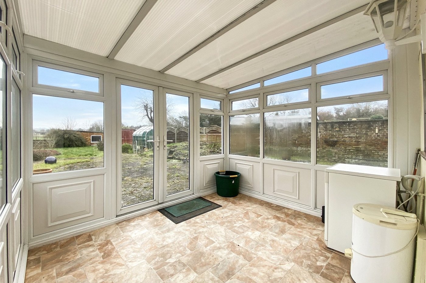 2 bedroom bungalow for sale in Sidcup | Robinson Jackson