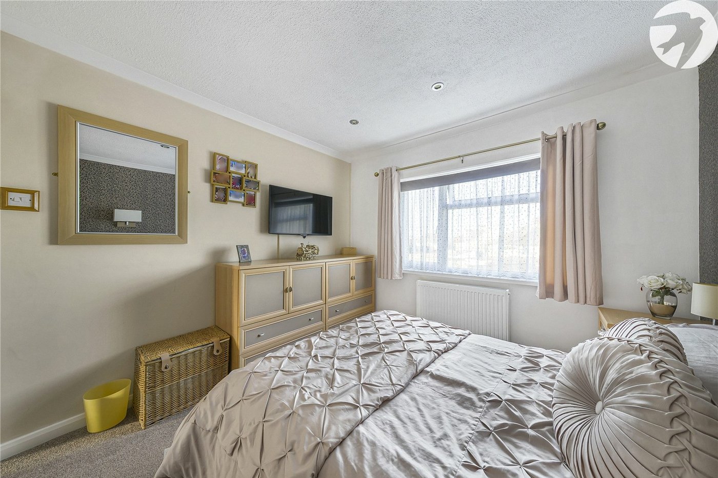 3 bedroom house for sale in West Dartford | Robinson Jackson