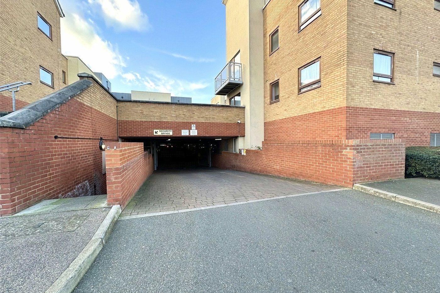 2 bedroom property for sale in Greenhithe | Robinson Jackson