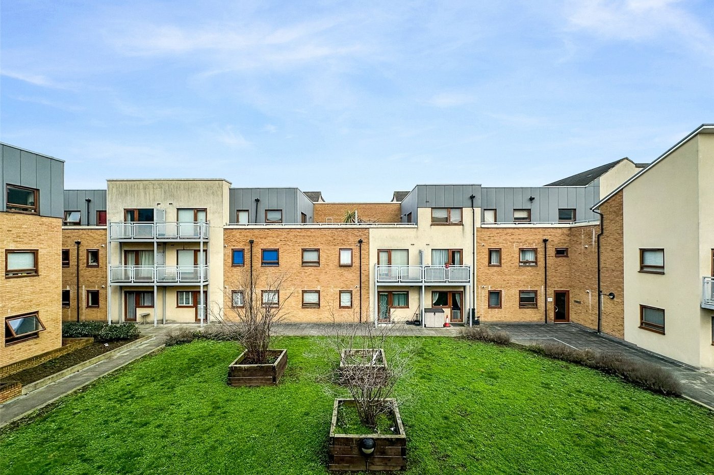 2 bedroom property for sale in Greenhithe | Robinson Jackson