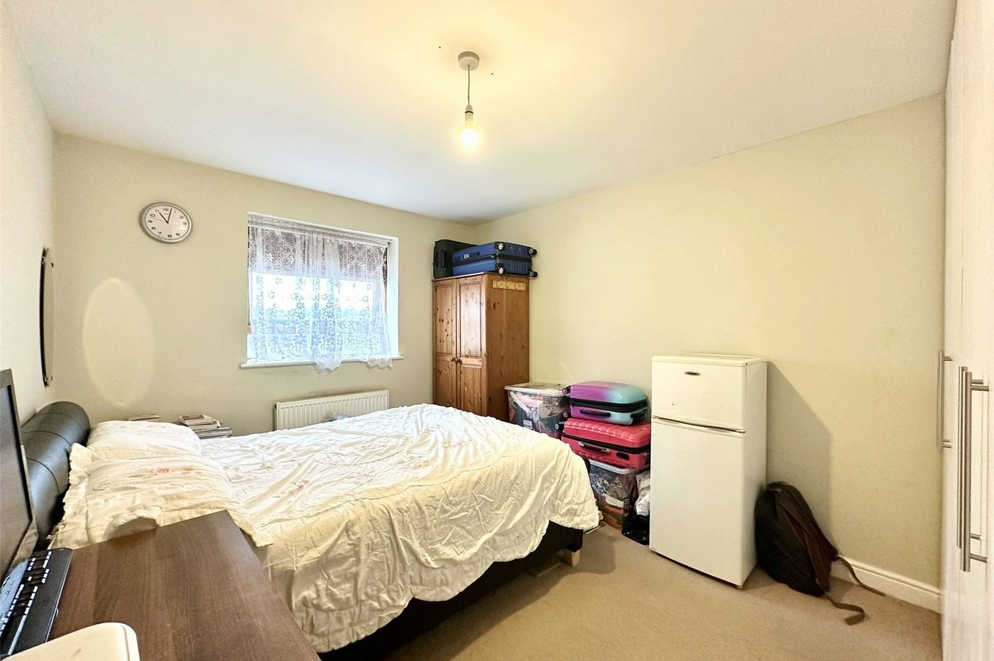 2 bedroom property for sale in Greenhithe | Robinson Jackson