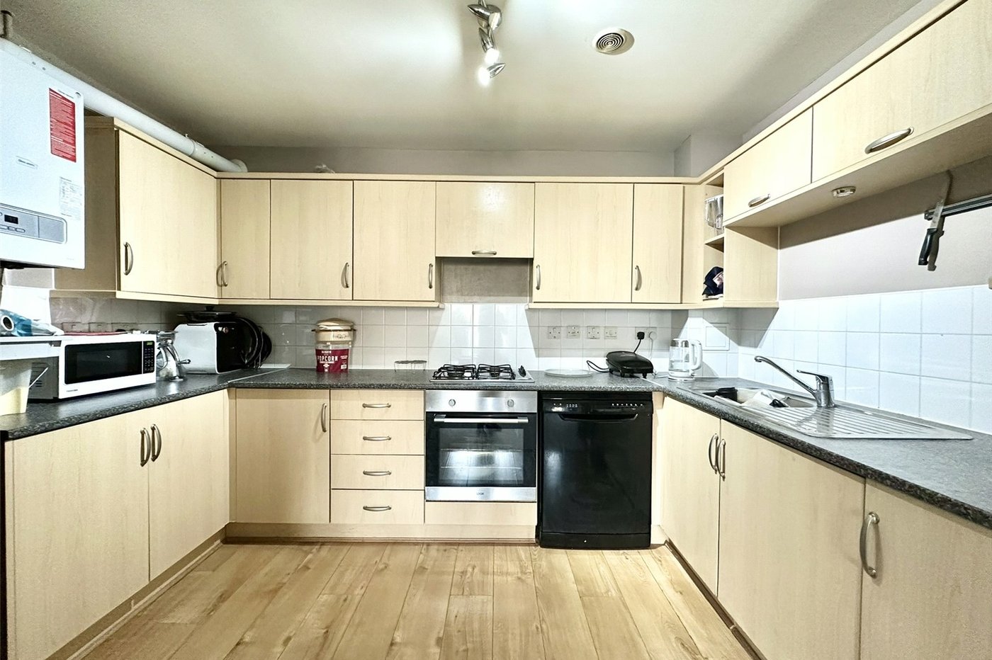 2 bedroom property for sale in Greenhithe | Robinson Jackson