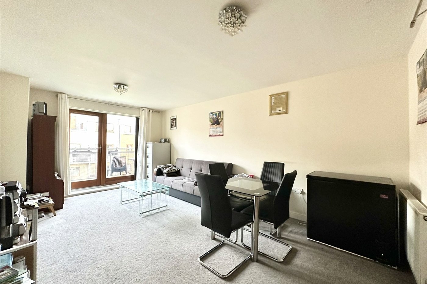 2 bedroom property for sale in Greenhithe | Robinson Jackson