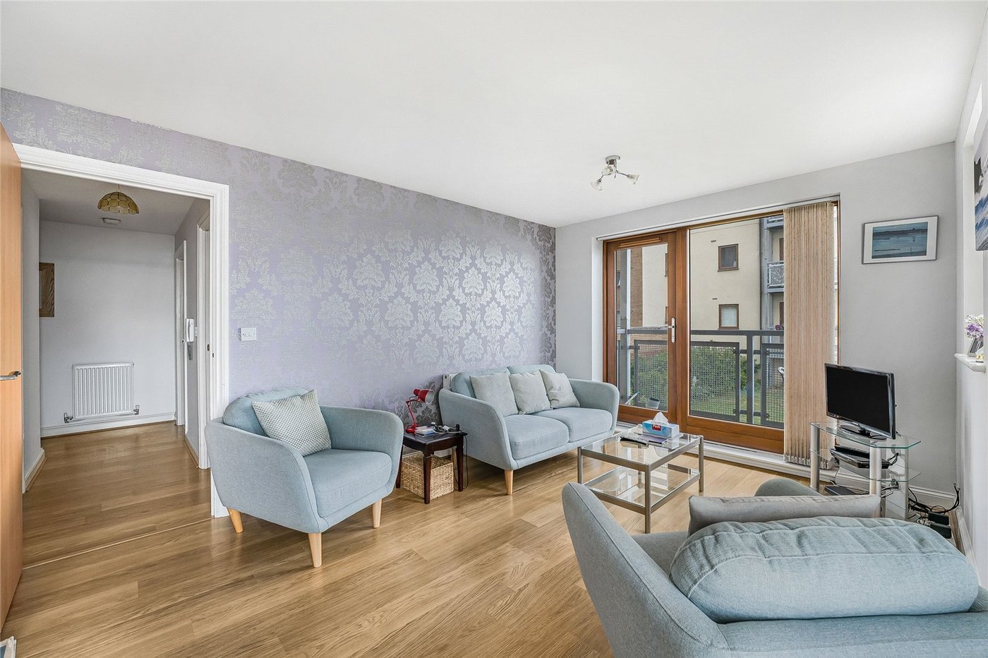 2 bedroom property for sale in Greenhithe | Robinson Jackson