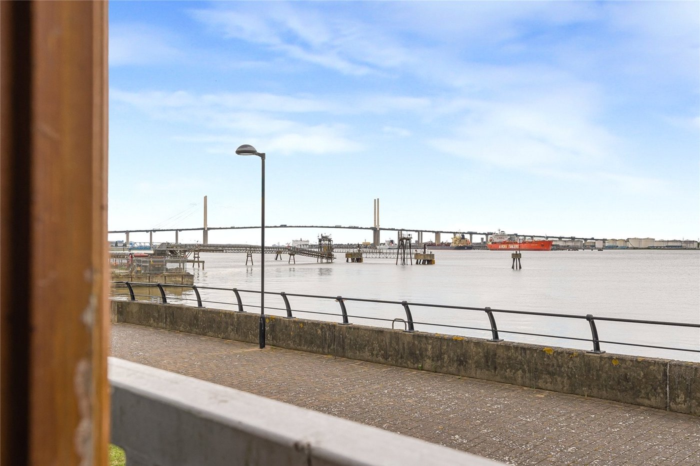 2 bedroom property for sale in Greenhithe | Robinson Jackson