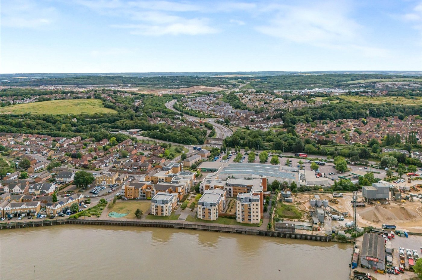 2 bedroom property for sale in Greenhithe | Robinson Jackson