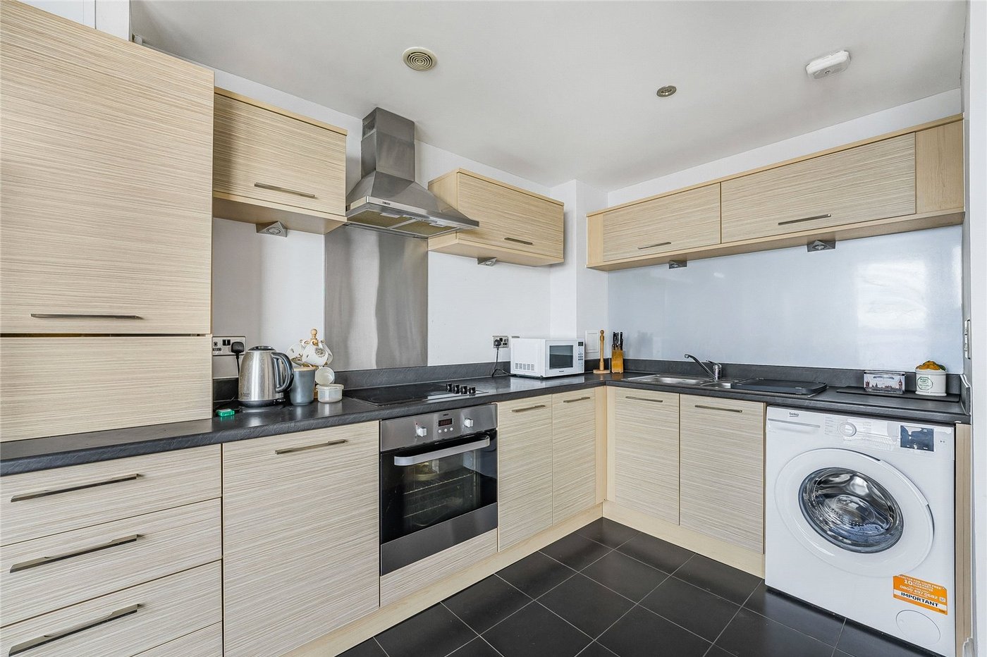 2 bedroom property for sale in Greenhithe | Robinson Jackson