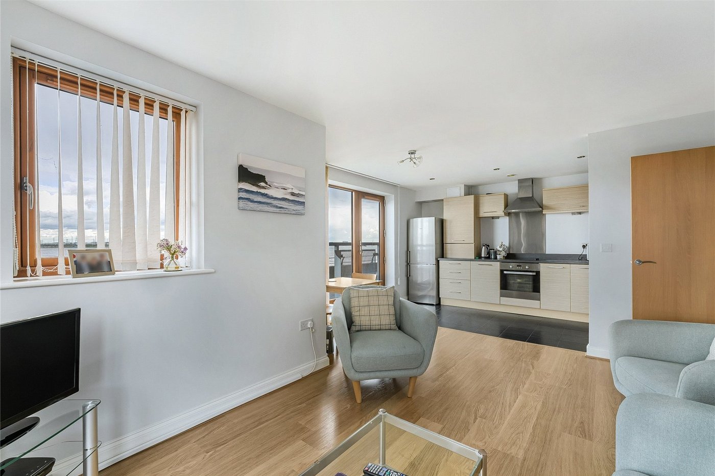 2 bedroom property for sale in Greenhithe | Robinson Jackson