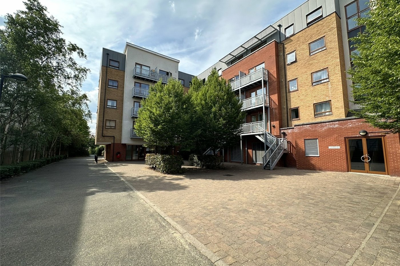 1 bedroom property for sale in Greenhithe | Robinson Jackson