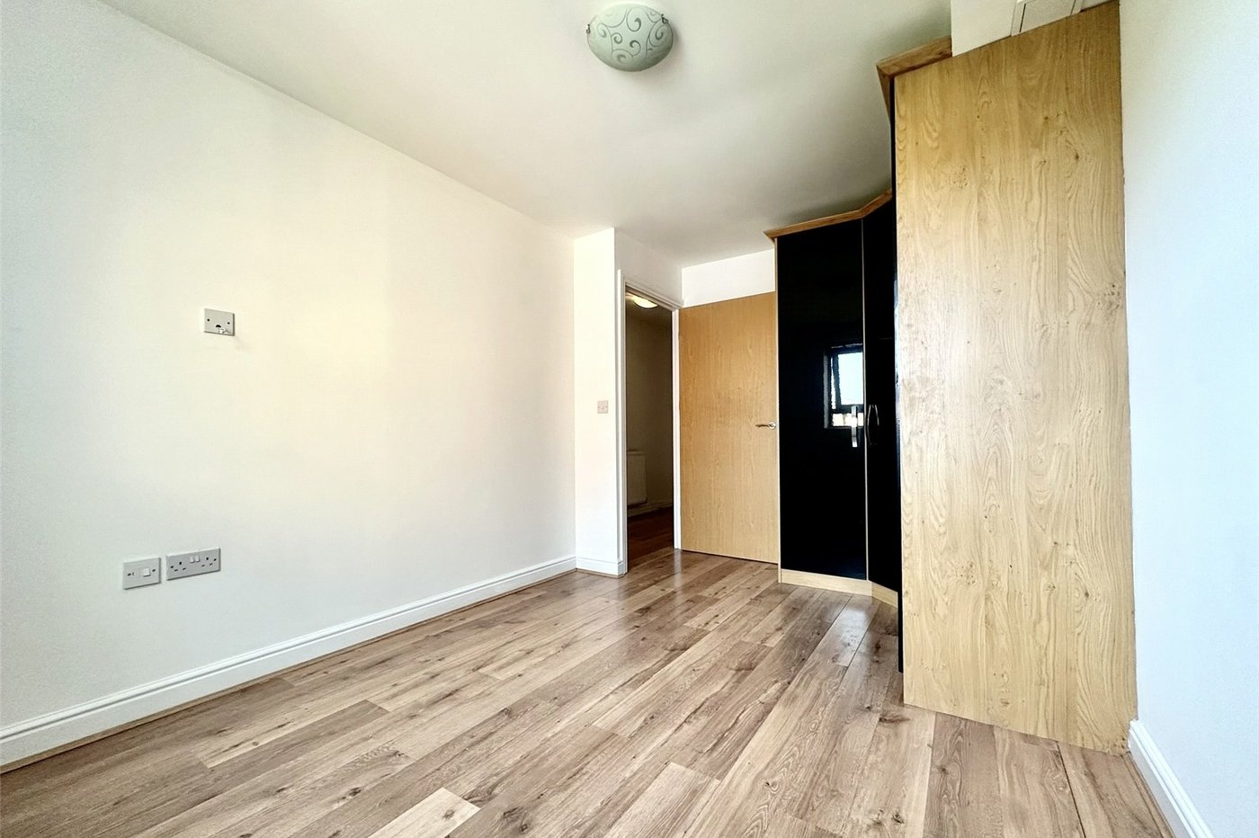 1 bedroom property for sale in Greenhithe | Robinson Jackson