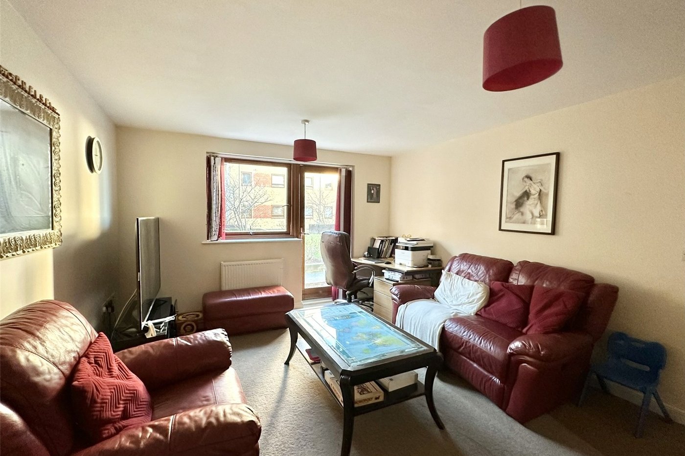 2 bedroom property for sale in Greenhithe | Robinson Jackson