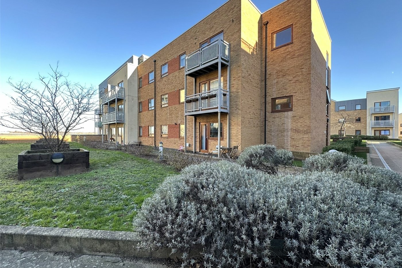 2 bedroom property for sale in Greenhithe | Robinson Jackson