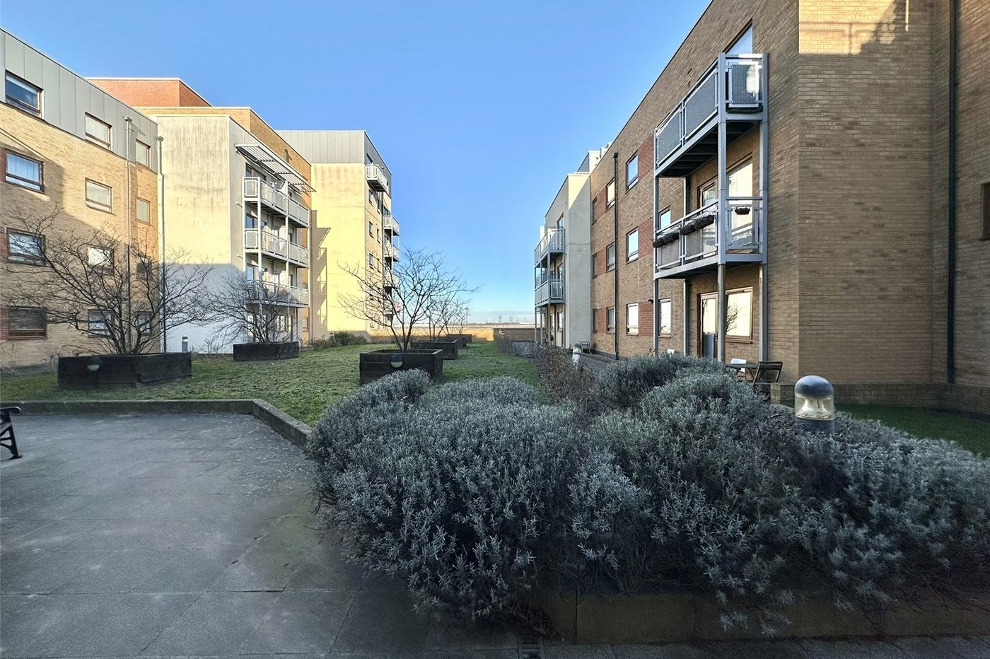 2 bedroom property for sale in Greenhithe | Robinson Jackson