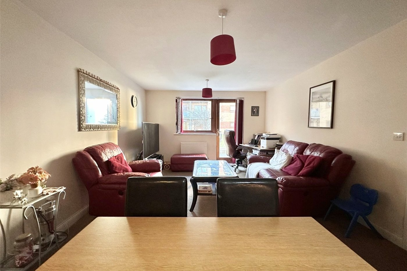 2 bedroom property for sale in Greenhithe | Robinson Jackson