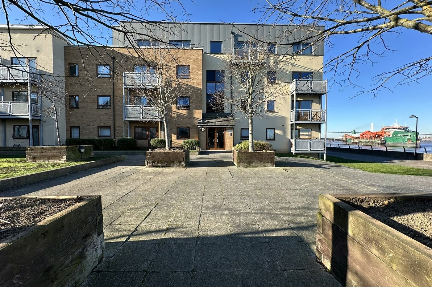 2 bedroom property for sale in Greenhithe | Robinson Jackson