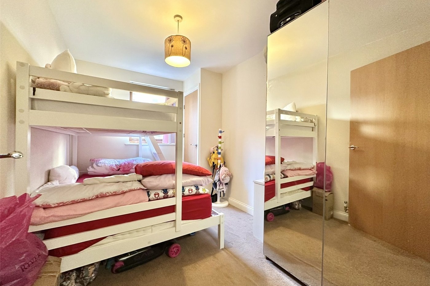 2 bedroom property for sale in Greenhithe | Robinson Jackson