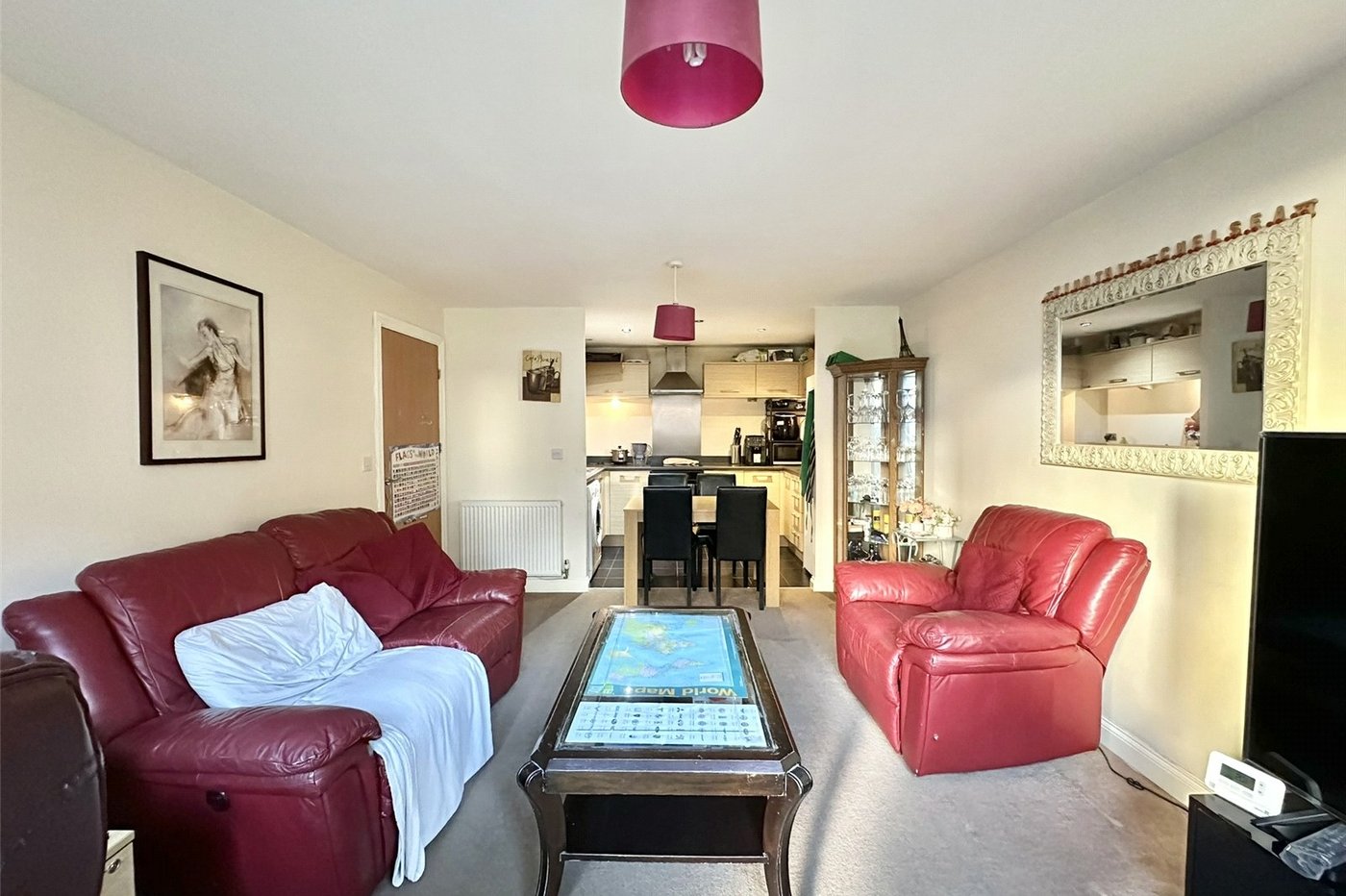 2 bedroom property for sale in Greenhithe | Robinson Jackson