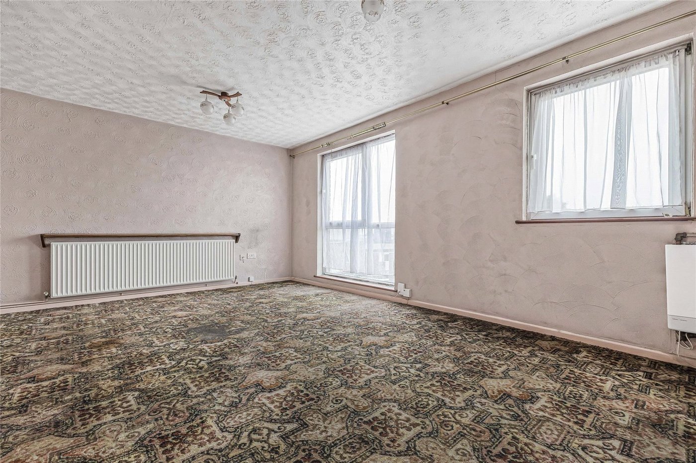 3 bedroom property for sale in Rochester | Robinson Michael & Jackson