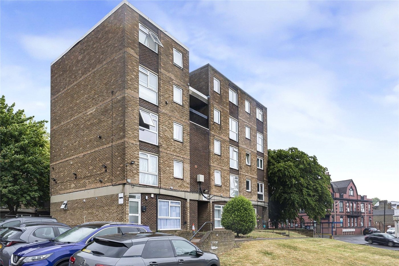 3 bedroom property for sale in Rochester | Robinson Michael & Jackson