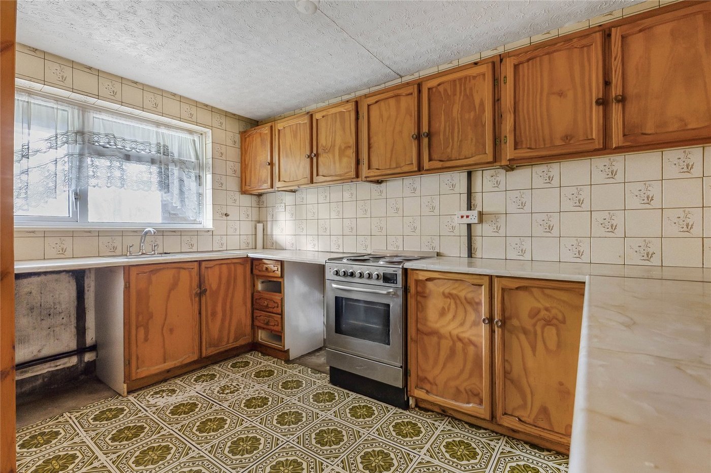 3 bedroom property for sale in Rochester | Robinson Michael & Jackson