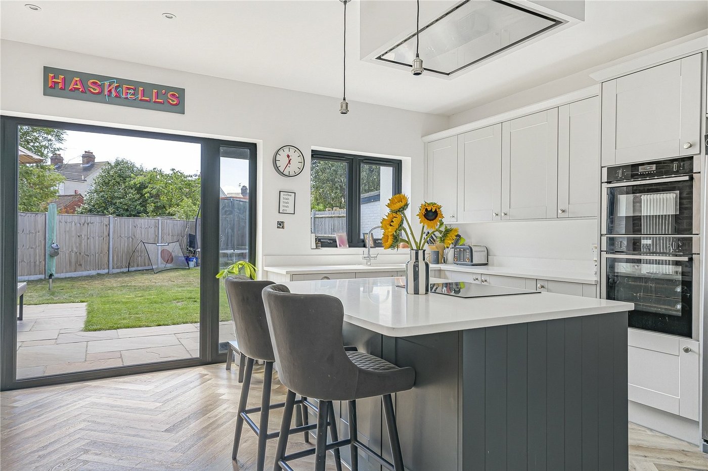 5 bedroom house for sale in South Welling | Robinson Jackson