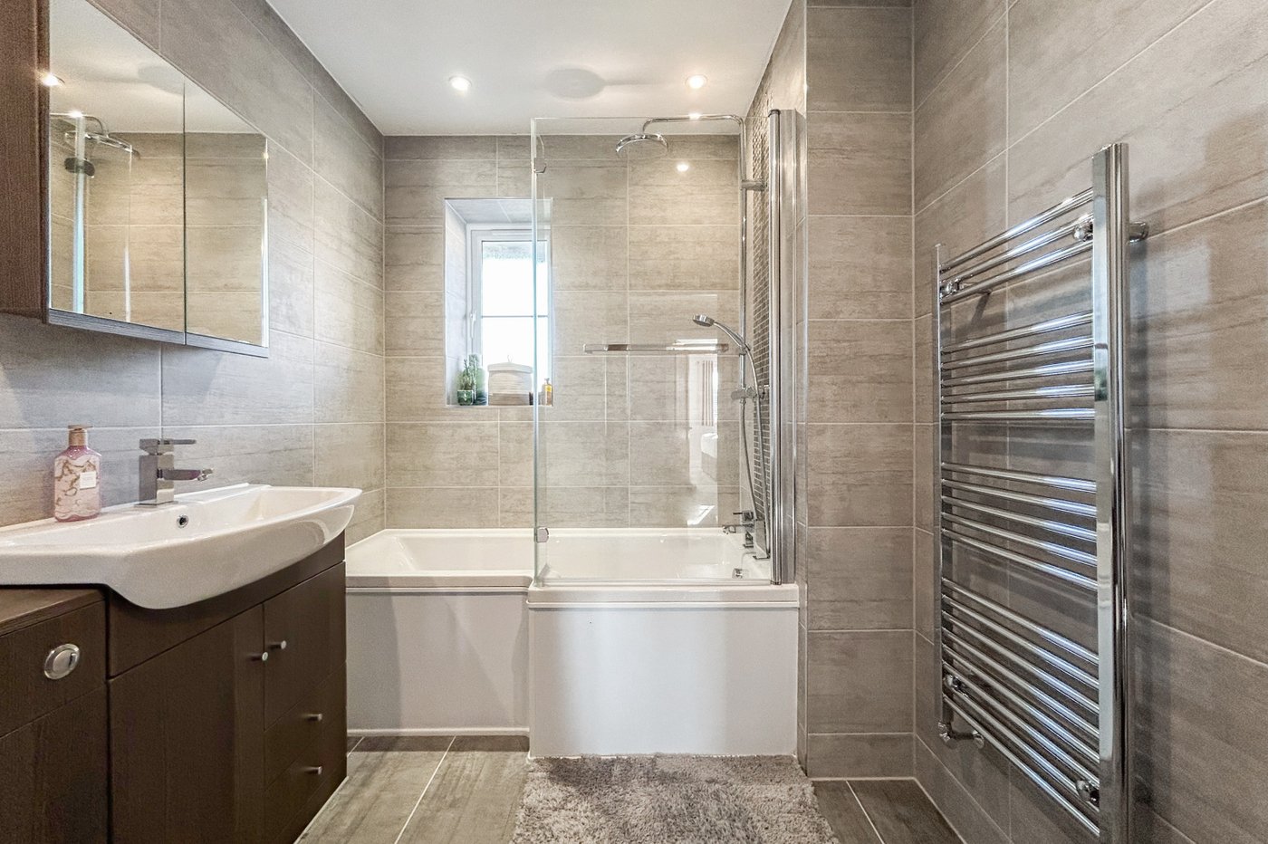 4 bedroom house for sale in Rainham | Robinson Michael & Jackson