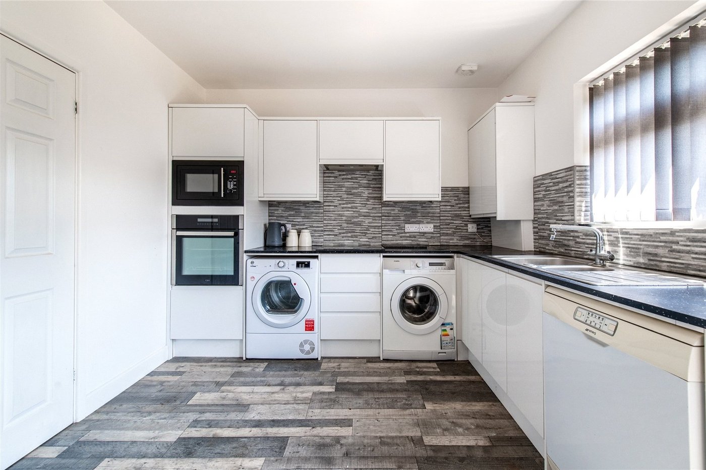 2 bedroom bungalow for sale in Leysdown-on-Sea | Robinson Michael & Jackson