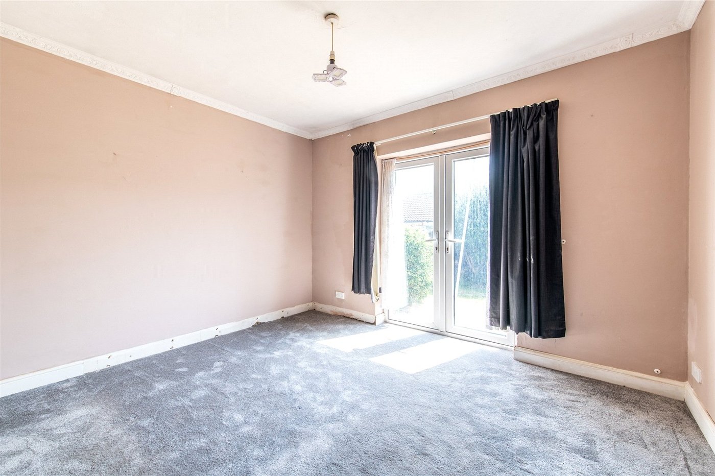 2 bedroom bungalow for sale in Leysdown-on-Sea | Robinson Michael & Jackson