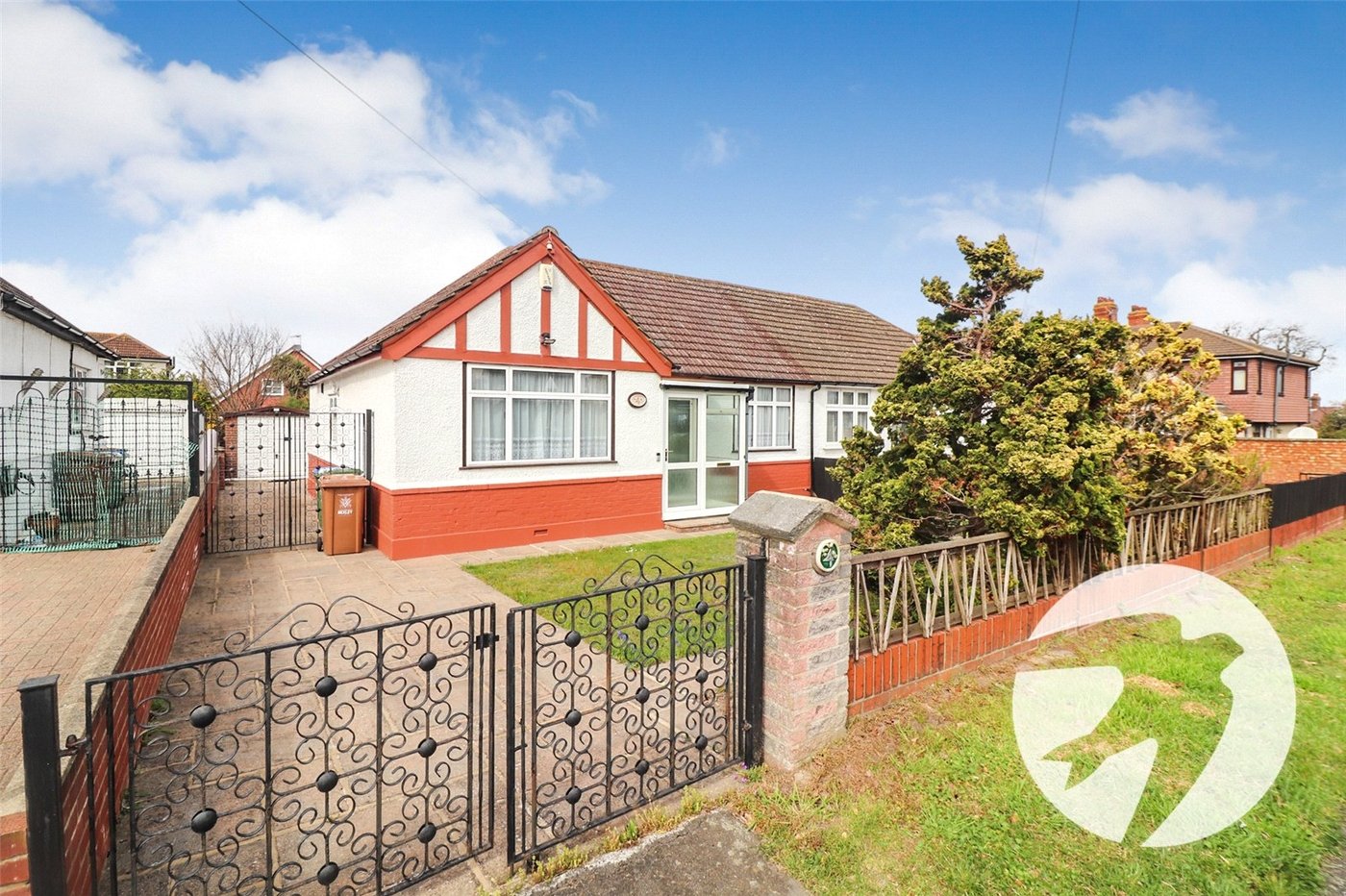 2 bedroom bungalow for sale in Erith | Robinson Jackson