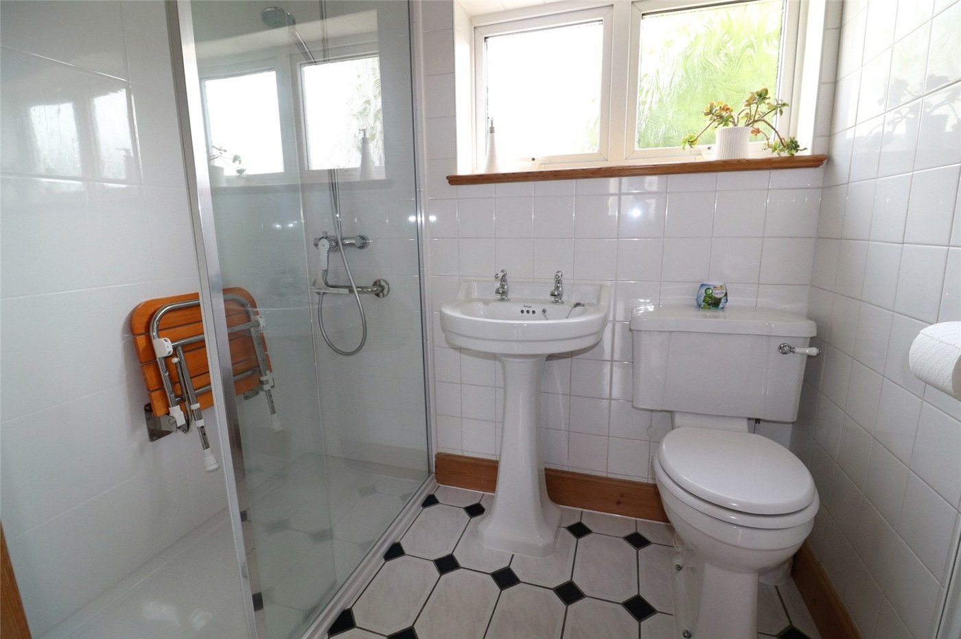 2 bedroom bungalow for sale in Northumberland Heath | Robinson Jackson