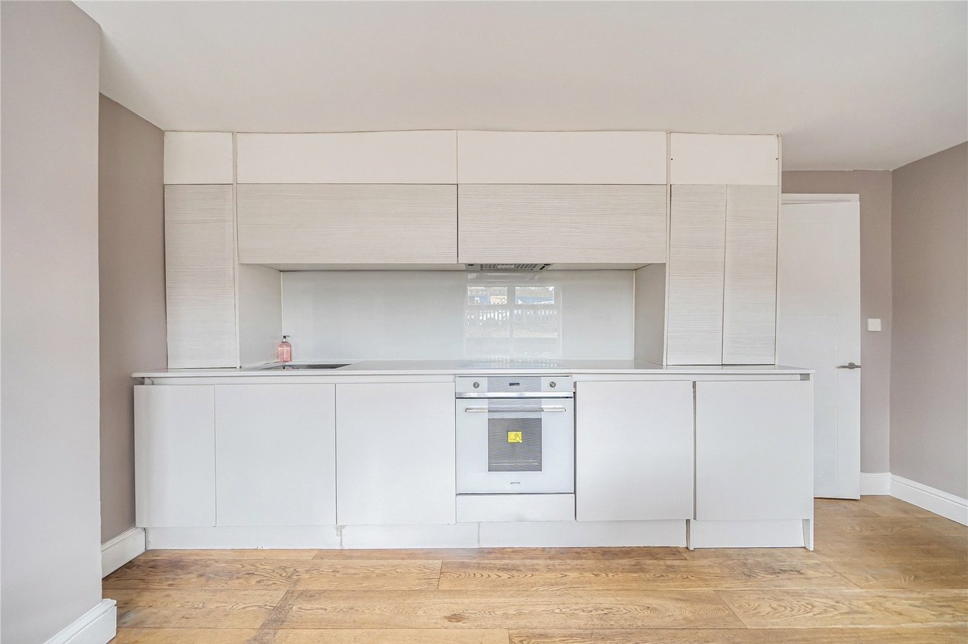 2 bedroom property for sale in London | Robinson Jackson