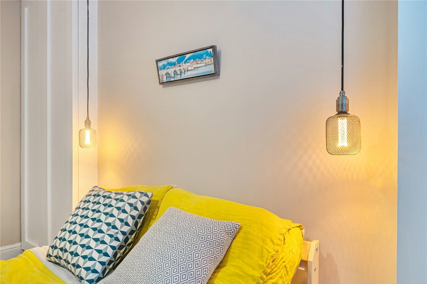 2 bedroom property for sale in London | Robinson Jackson