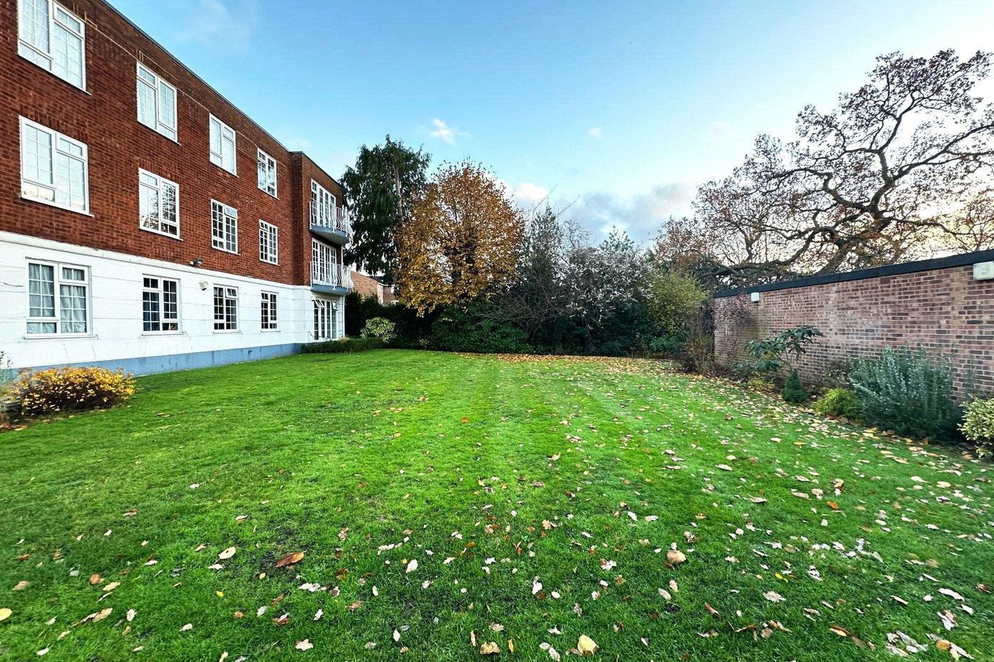 2 bedroom property for sale in Bromley | Robinson Jackson