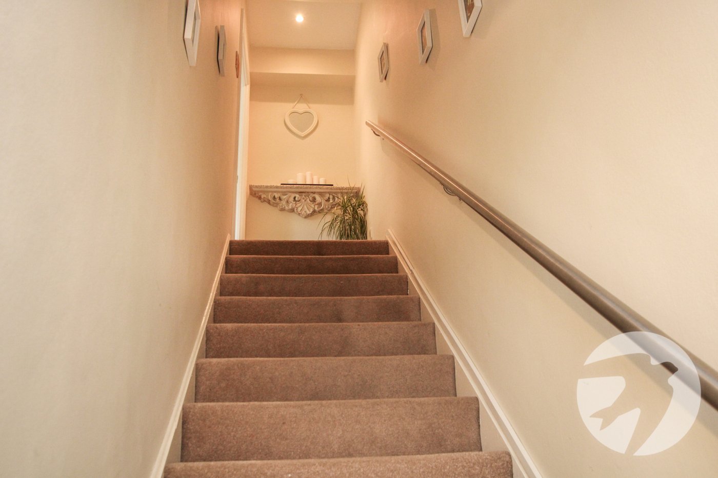 2 bedroom property for sale in London | Robinson Jackson