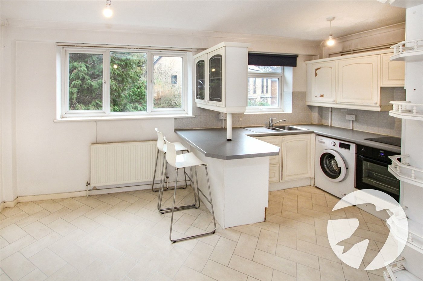 2 bedroom property for sale in London | Robinson Jackson