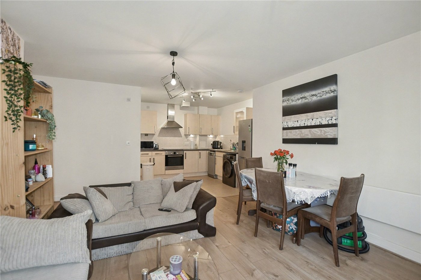 3 bedroom property for sale in London | Robinson Jackson