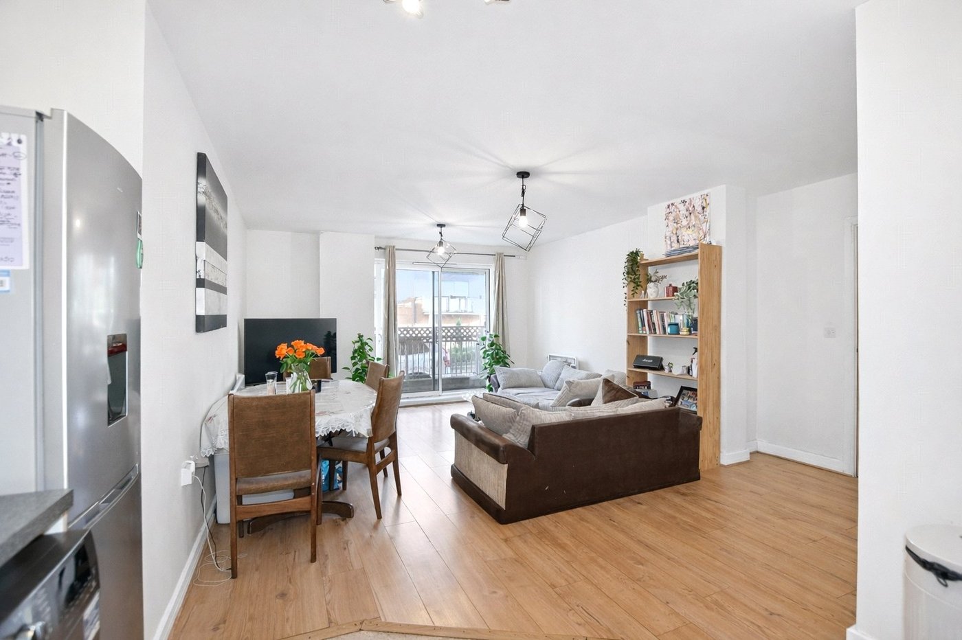 3 bedroom property for sale in London | Robinson Jackson